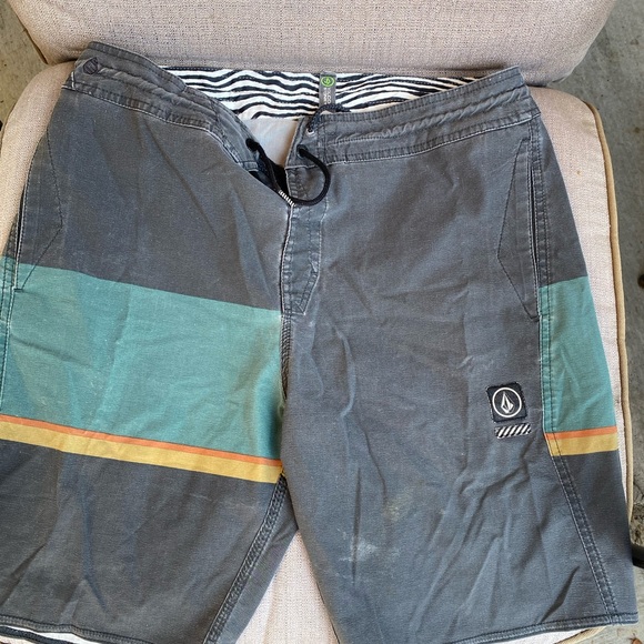 Bundle /board shorts - Picture 4 of 8